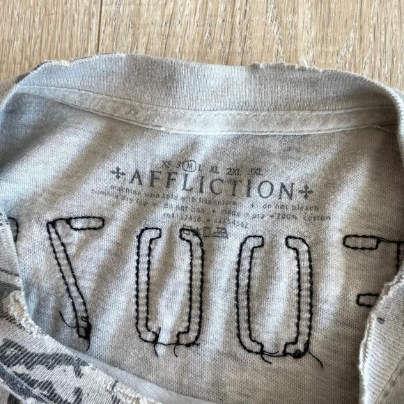 Affliction Men's Medium Distressed Grey and Black Graphic T-shirt Grunge Skater - Picture 4 of 8